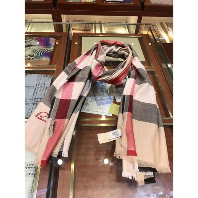 Burberryberry Pure Cashmere Long Scarf Beige 08 2018 Collection