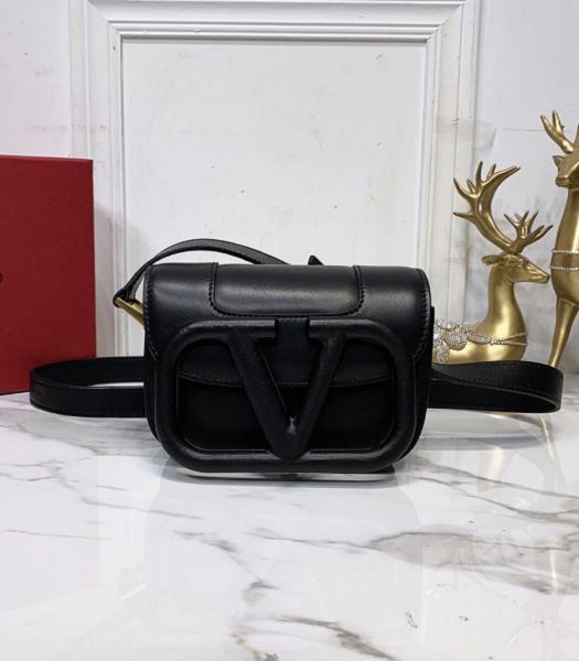 Valentino Garavani Maxi Black Original Plain Veins Real Leather Black Metal 18cm Shoulder Bag