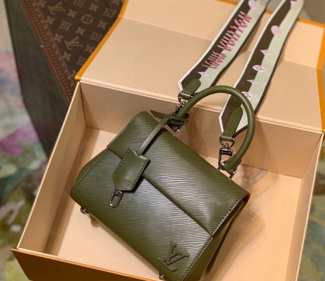 Louis Vuitton Cluny Mini Bag in Epi Leathrer M58931 Green 2022