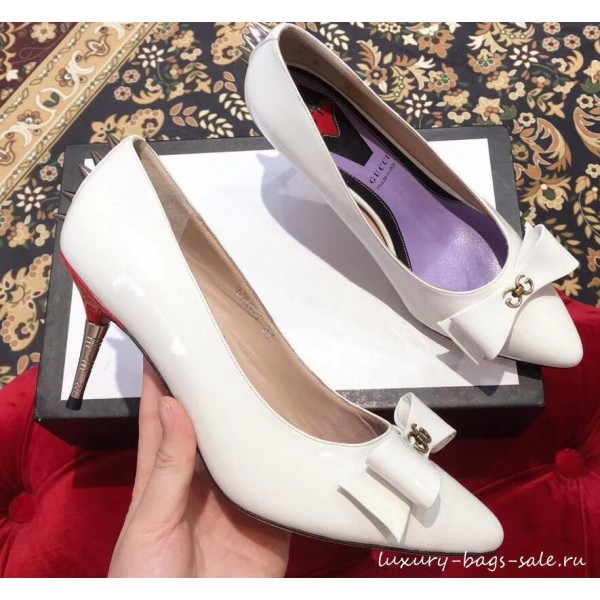 Gucci Heel 8cm Patent Leather Silver-toned Spikes Pumps with Bow 549666 White 2019