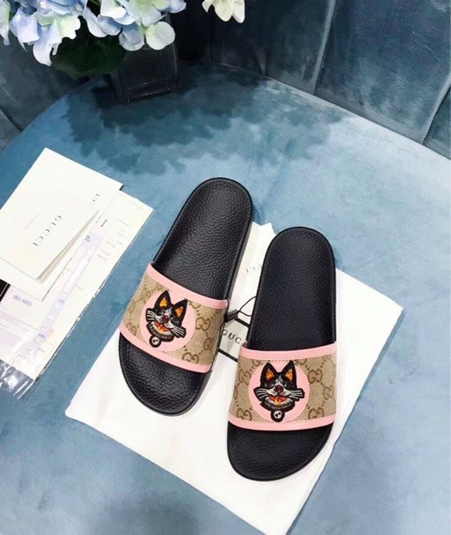 Gucci GG Supreme Slide with Dog Pursuit Canvas Slide Pool Sandals Spring Summer 2018 Collection Light Pink Beige