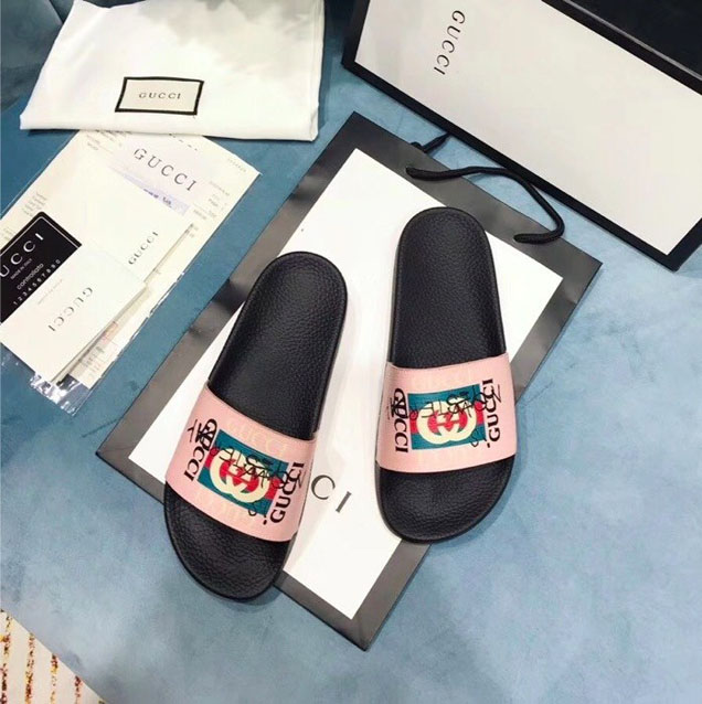 Gucci GG Logo Pursuit Velour Bee Canvas Slide Pool Sandals Spring Summer 2018 Collection Pink