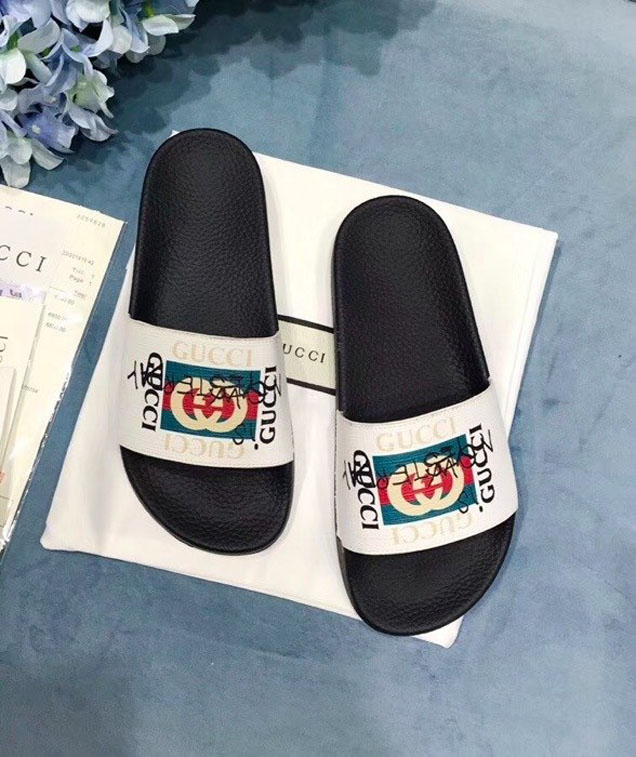 Gucci GG Logo Pursuit Velour Bee Canvas Slide Pool Sandals Spring Summer 2018 Collection White