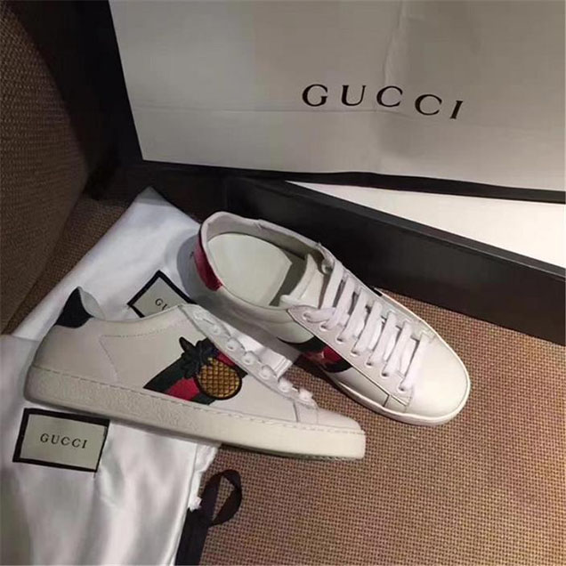 Gucci Ace Pineapple-Embroidered Snake Trimmed Low-Top Sneakers Calfskin Leather Fall Winter 2017 Collection White Multi