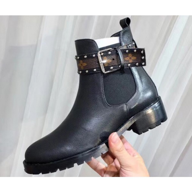 Louis Vuitton Discovery Flat Ankle Boots 1A4GZL Studs Buckled Strap 2018